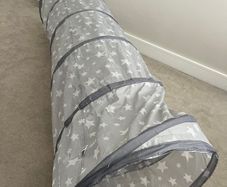Pop up play tunnel