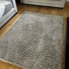 beige rug