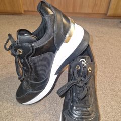 Michael Kors runners