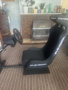 Playseat Racing Simulator and Logitech G29 and Shifter  PS5 PS4 PC