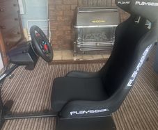 Playseat Racing Simulator and Logitech G29 and Shifter  PS5 PS4 PC