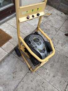 Petrol power washer