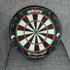 Unicorn Striker Bristle Dartboard  Good Condition
