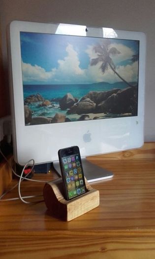 Apple Iphone Log Dock