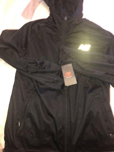 New Balance hoodie running jacket size L brand new