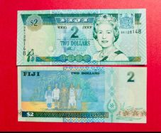 Fiji  2 Dollars  2002 . Pick 104a. UNC