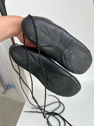 Irish dancing pomps size 1,5 UK, but ok for 2 and 2,5 UK