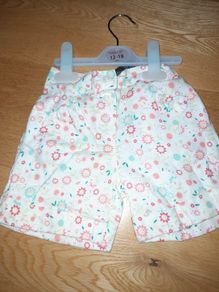 Baby girl shorts, age 12-28 months