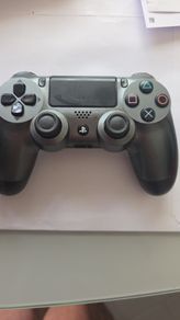 PS4 controllers