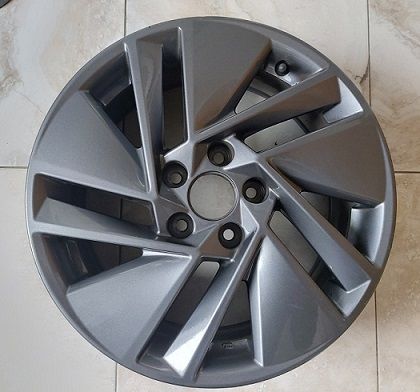1 x Genuine Nissan Qashqai 17'' Alloy Wheel - Nationwide Delivery