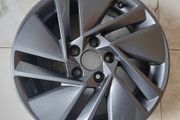 1 x Genuine Nissan Qashqai 17'' Alloy Wheel - Nationwide Delivery