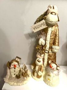 Christmas decorations  x 2 gold. NOW 5 euro