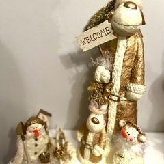 Christmas decorations  x 2 gold. NOW 5 euro