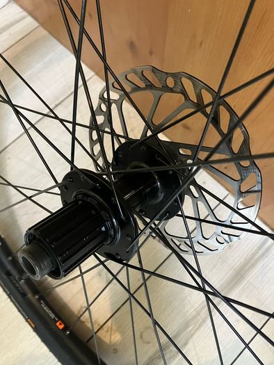 Giant sx2 with tyres and rotors