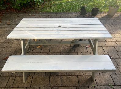 Picnic bench