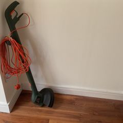 Black and Decker GL 540 Trim 'n' Edge corded strimmer
