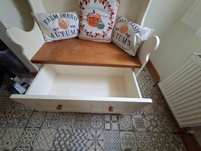 Beautifull Hallway  Dresser