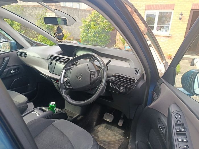 2014 Citroen C4 automatic 7 seater