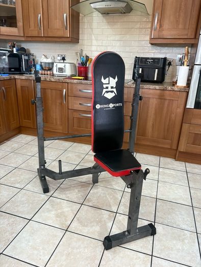 Cheap Gym Weightlifting Bench.