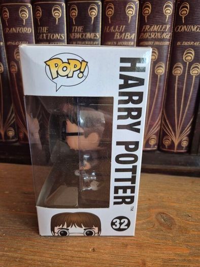 Funko Pop! Harry Potter 32 , Harry with Wand & Prop (Mint, Never Opened)