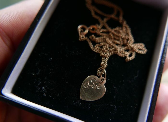 Vintage 9ct Gold 375 Gold Engraved Heart Pendant and chain 2,7g L-12"