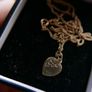 Vintage 9ct Gold 375 Gold Engraved Heart Pendant and chain 2,7g L-12" Image 4