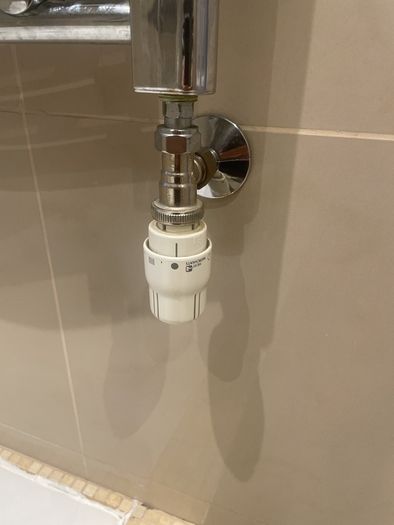 Chrome towel rack/ radiator