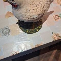 Ceramic Hen Ceramic Hen table ornament