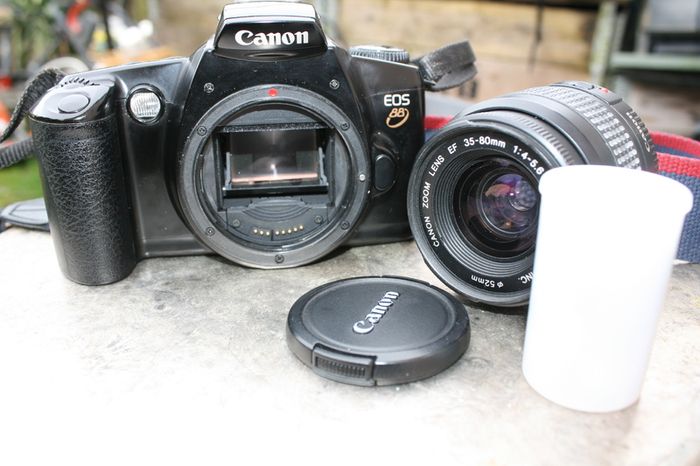 Canon Eos 88 (eos 3000 )+ Ef 35-80mm Lens