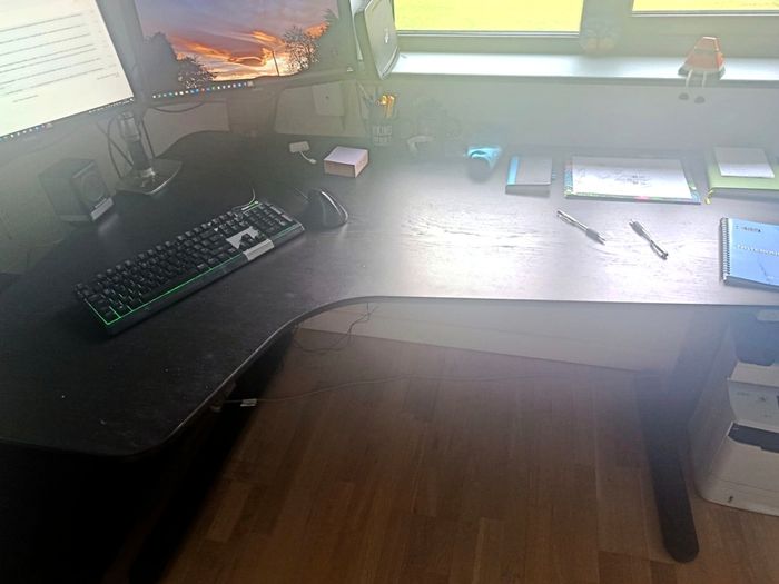 IKEA BEKANT Electric Corner Desk