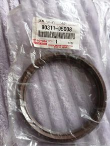 Genuine Toyota Hilux, Land Cruiser, Dyna 90311-95008 (seal, Engine Rear Oil)
