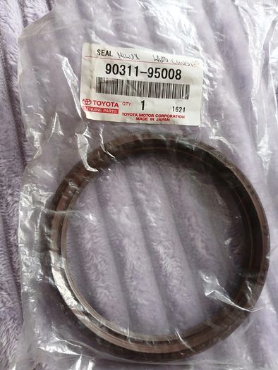 Genuine Toyota Hilux, Land Cruiser, Dyna 90311-95008 (seal, Engine Rear Oil)