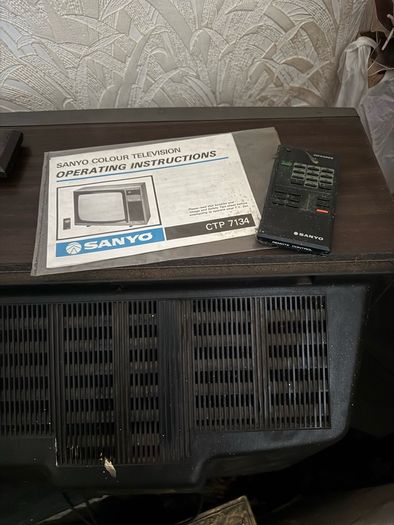 vintage tv from the early 80's read full ad