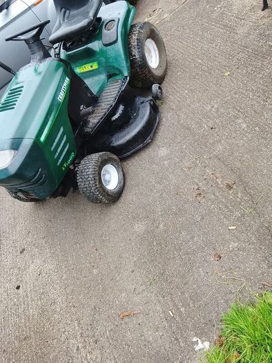 Craftsman lt1000 ride on  lawnmower