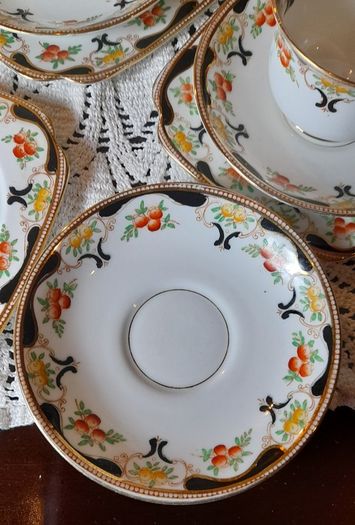 Bone china "Bell" trio