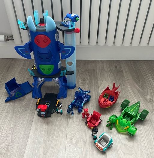 PJ Masks Deluxe Battle HQ Toy Headquarters Playset w/ 4 Action Figures, 5 Car
