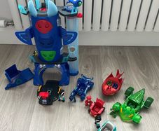 PJ Masks Deluxe Battle HQ Toy Headquarters Playset w/ 4 Action Figures, 5 Car