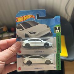 Tesla Model Y Hot Wheel