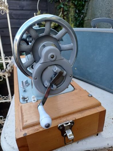 1960s Novum Manual Sewing Machine