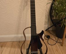Yamaha SLG200N Nylon string silent guitar