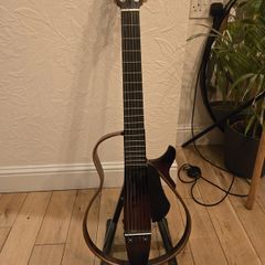 Yamaha SLG200N Nylon string silent guitar