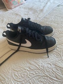black nike runners size UK 4.5