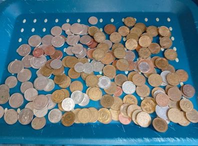 Large collection of overseas coins usa belgium germany canada uk etc good used order over 780gmn