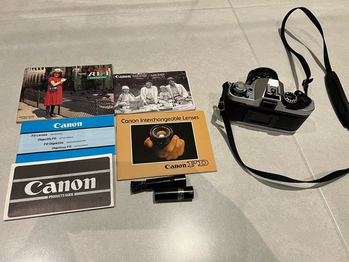 1984 Canon AE-1 Program Film Camera + Sigma zoom lens +Vivitar flash