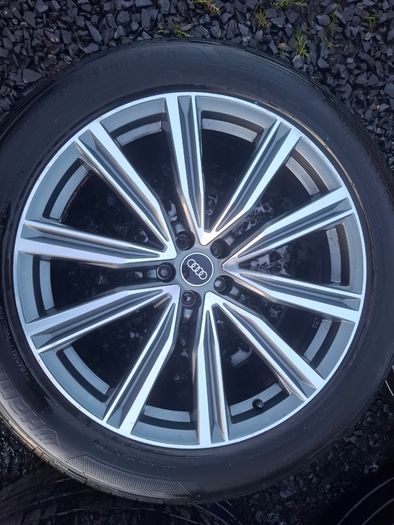 21" Genuine Audi Q8 S Line Alloys with tyres