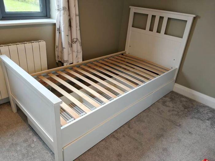 Ikea Hemnes white single bed