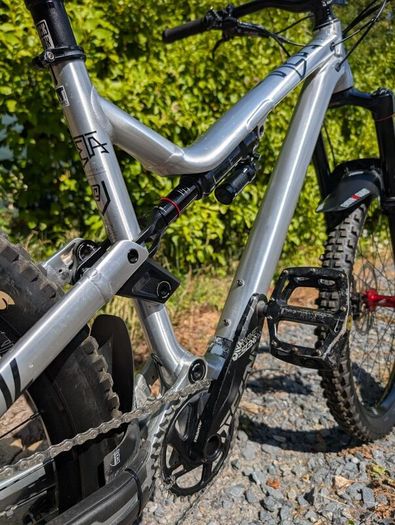 Commencal Meta AM V4.2 RACE