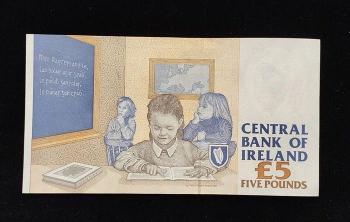 Ireland | 5 Pounds | 1999 | P.75b | YUM 161469 | UNC