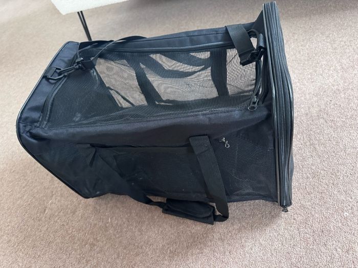 Pet carrier bag 31cm x 51cm x 31cm