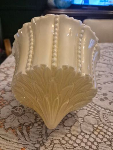 Original cream leaf design glass original 1920s Art Deco ceiling light
